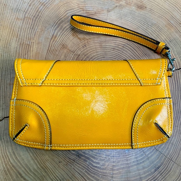 Chinese Laundry Wrist Clutch - Picture 2 of 4